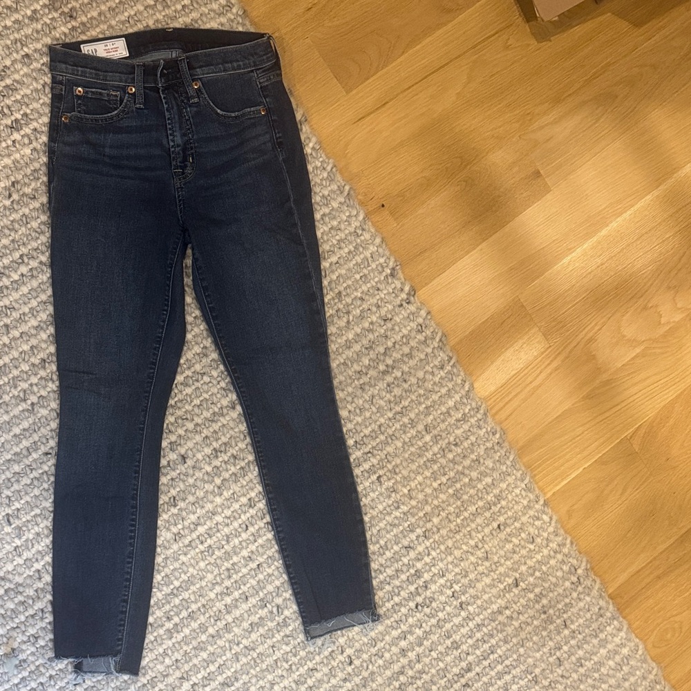 Gap true skinny high rise Classic Dark Blue Women's Jeans - raw hem